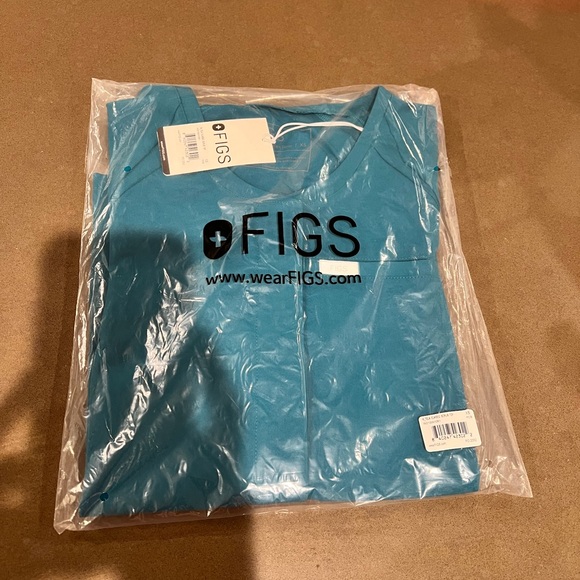 Figs Tela Classic Scrub Top - Picture 2 of 3